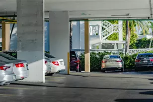 427 Golden Isles Dr, Hallandale Beach, FL 33009 - Photo 15