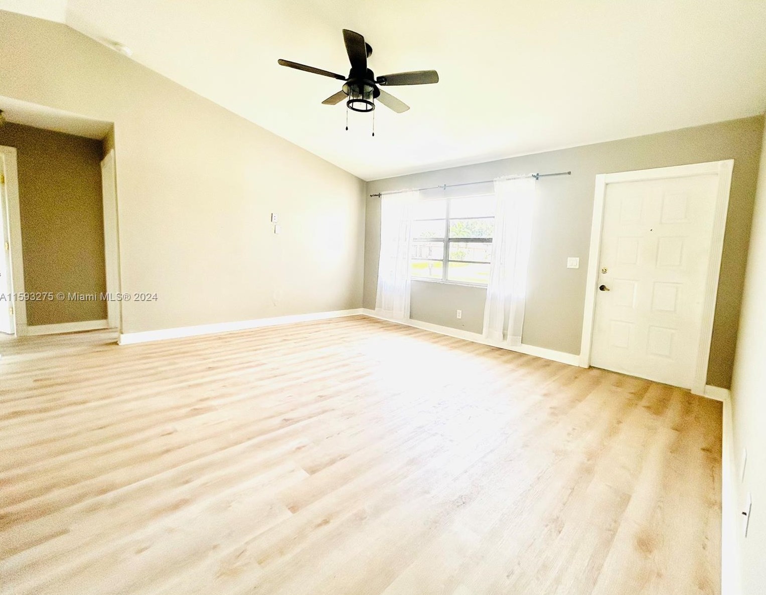 1211 10 St, Cape Coral FL  33909-1571 exterior