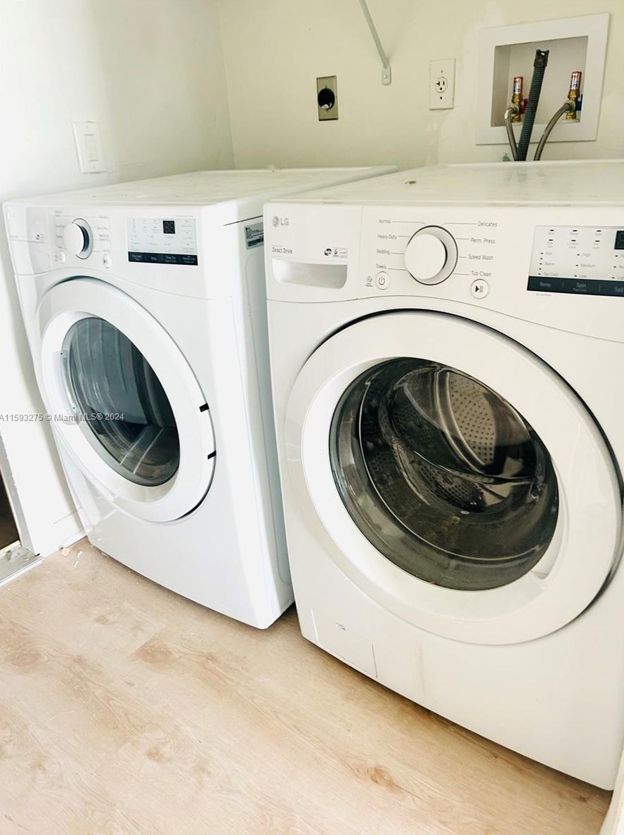 1211 10 St, Cape Coral FL  33909-1571 exterior