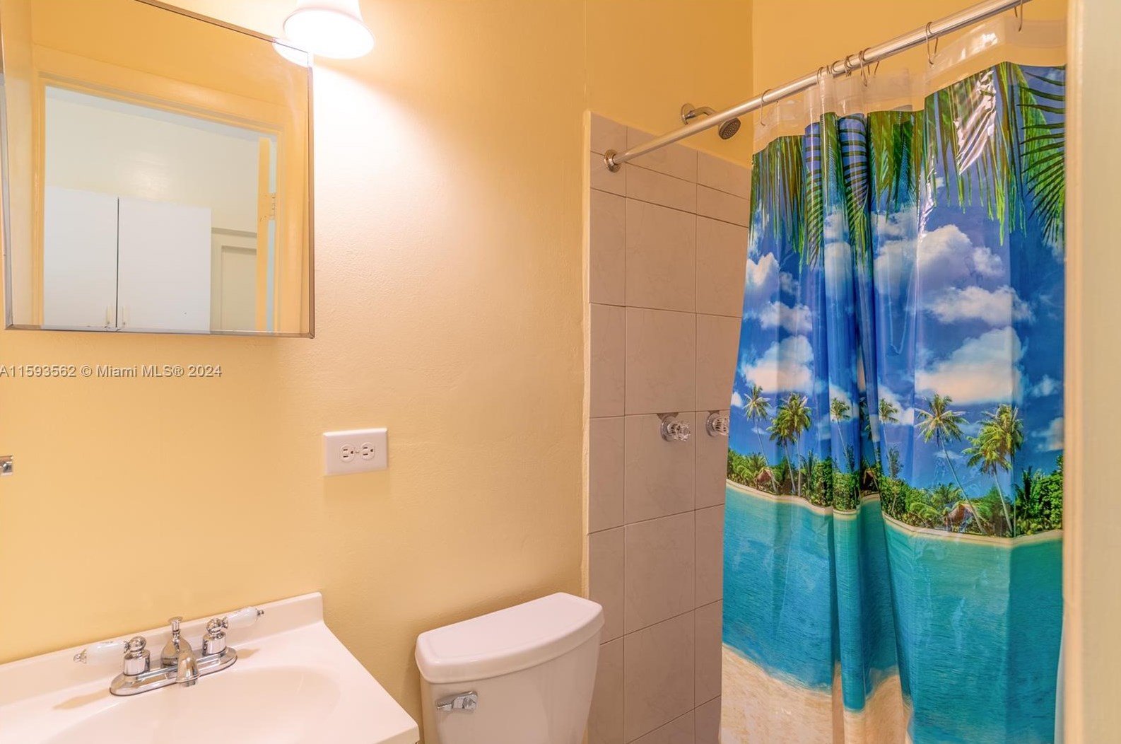 717 162 St, Miami FL 33157-3738 exterior