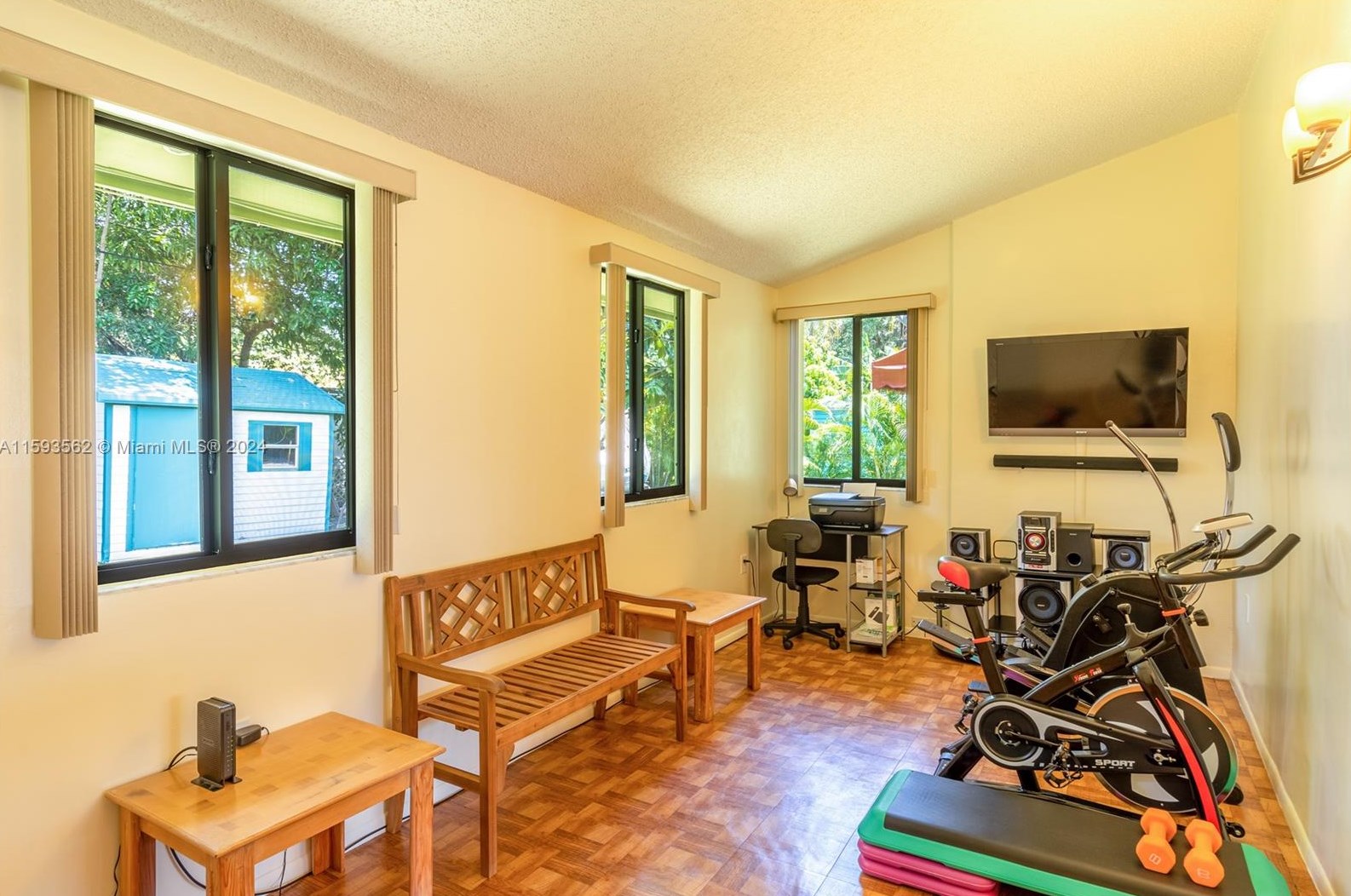 717 162 St, Miami FL 33157-3738 exterior