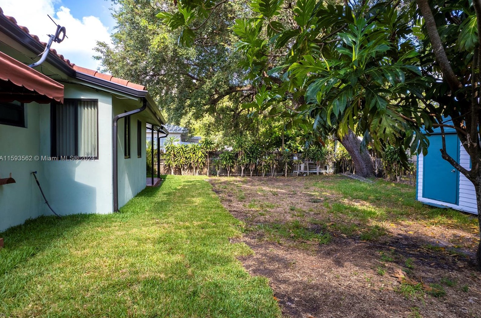 717 162 St, Miami FL 33157-3738 exterior