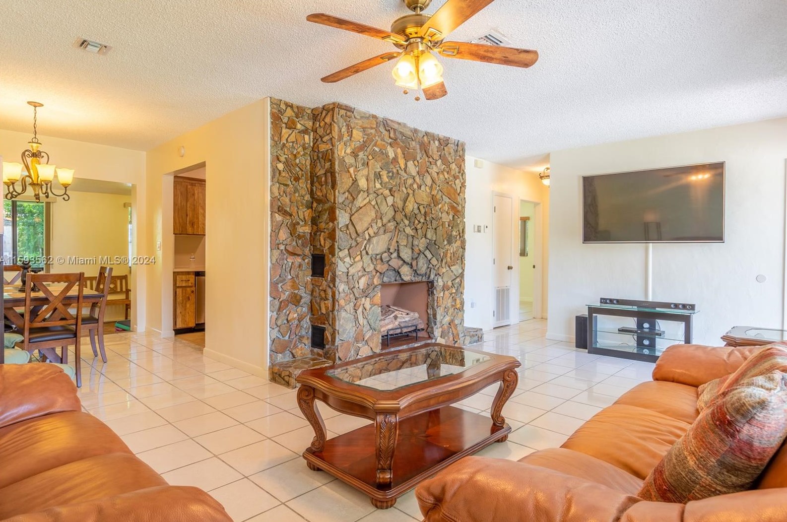 717 162 St, Miami FL 33157-3738 exterior