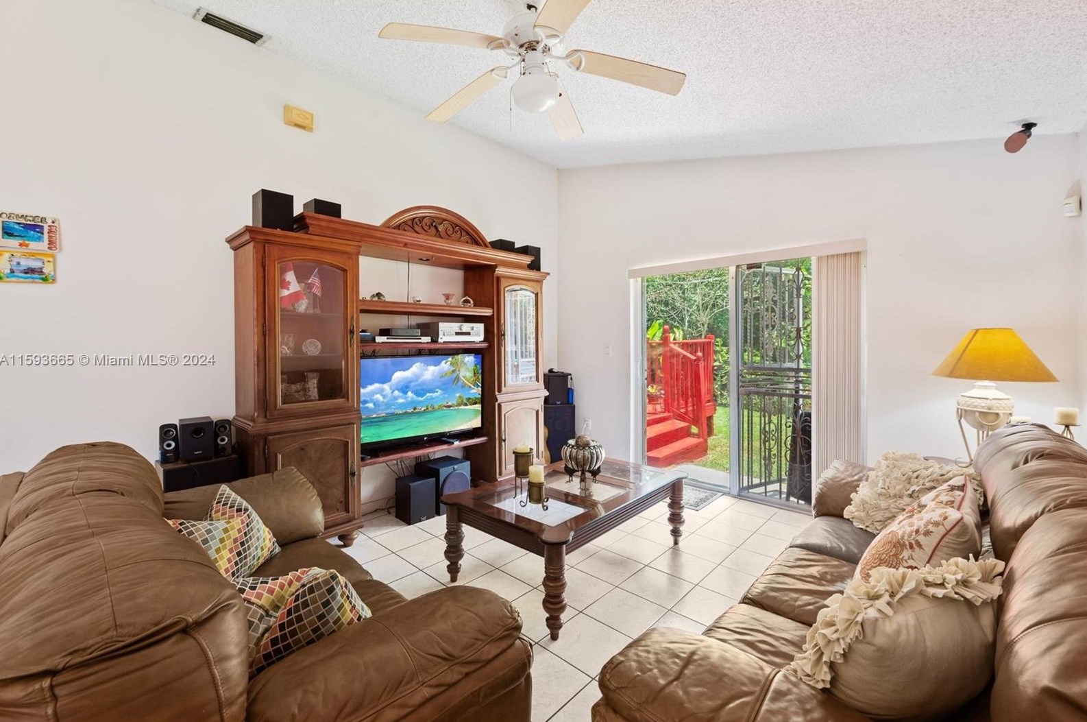 201 203 Ave, Hollywood FL  33029-3415 exterior