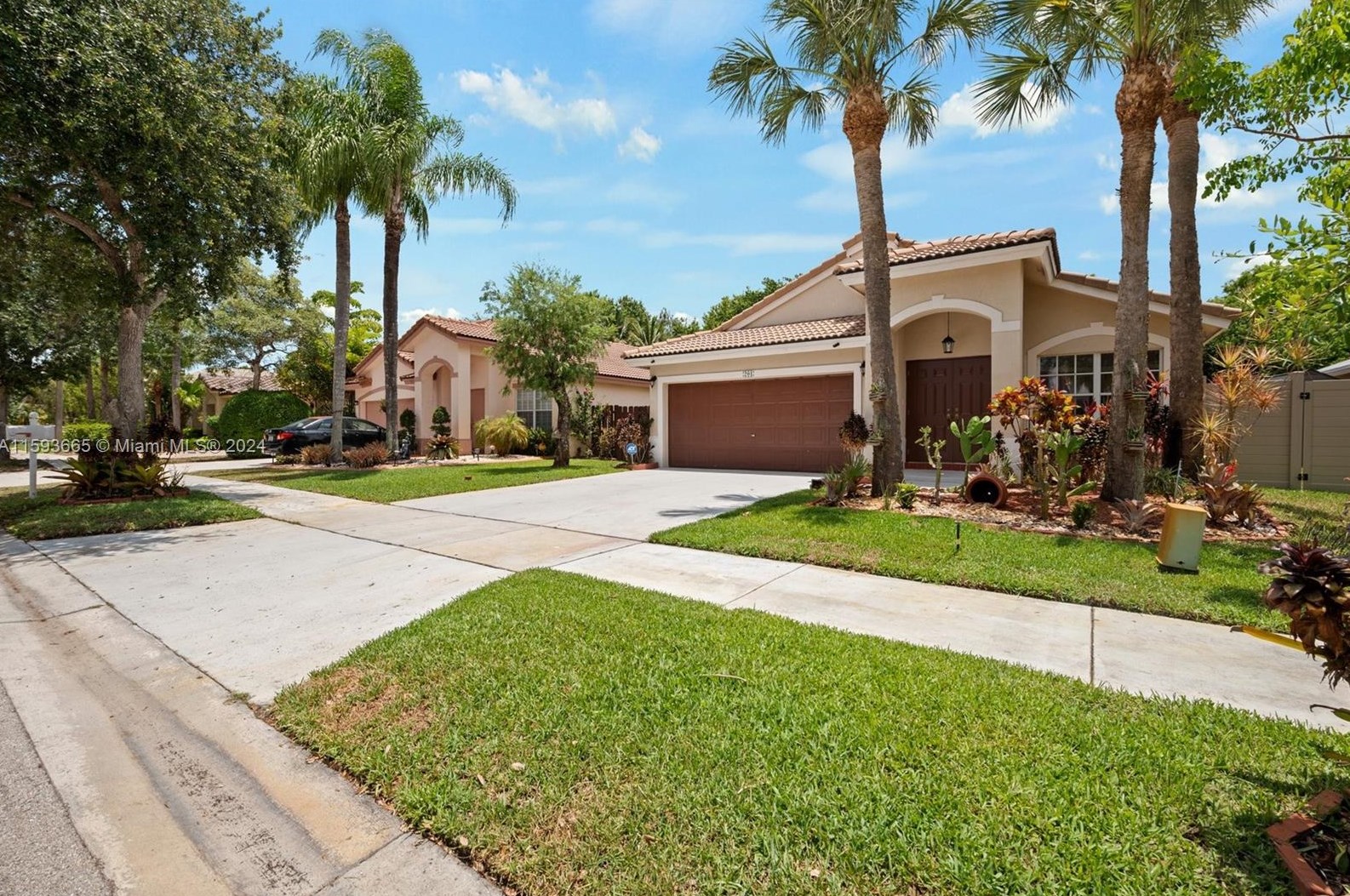 201 203rd Ave, Hollywood FL  33029-5006 exterior