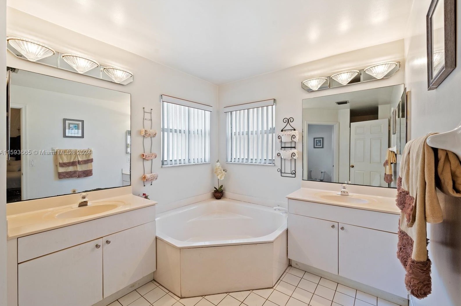 201 203 Ave, Hollywood FL  33029-3415 exterior