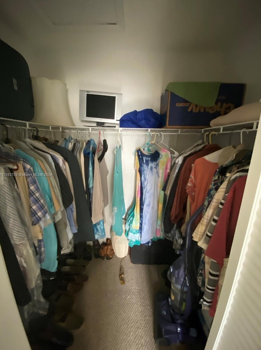 1938 137th Ct, Miami FL  33175-1092 exterior