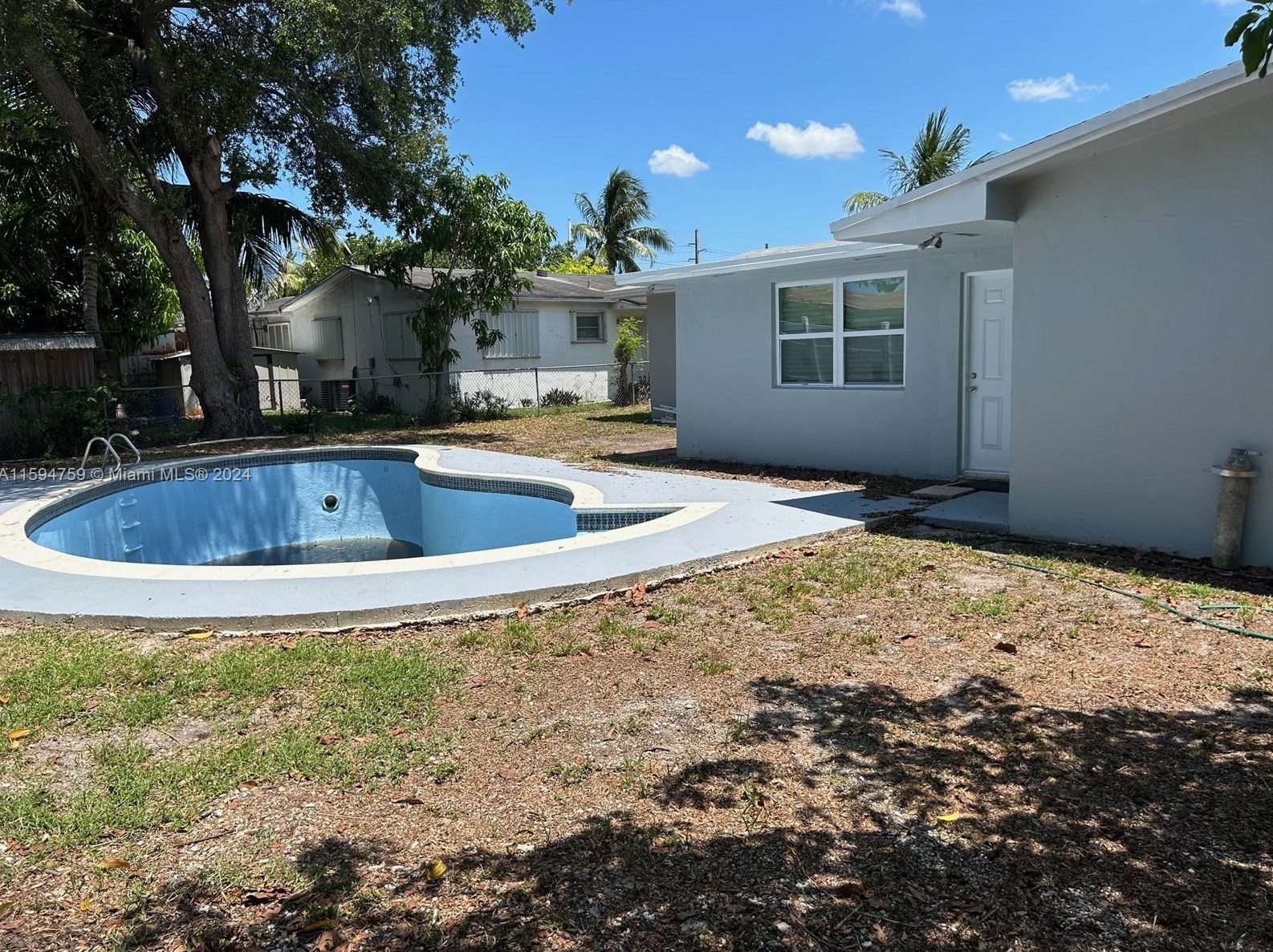 755 142 St, Miami FL 33186-8919 exterior