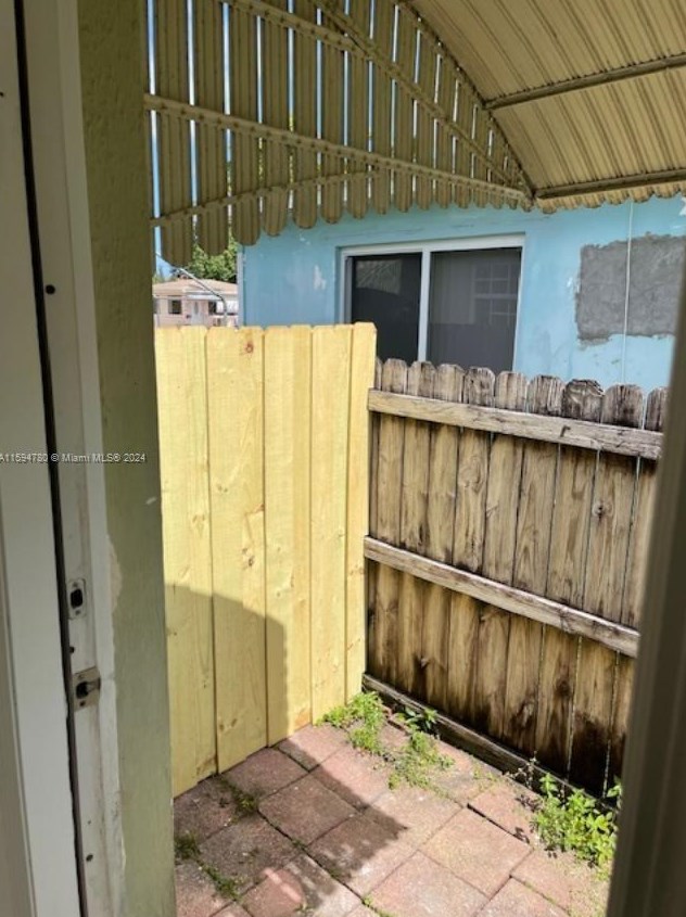 1325 16th Ct, Hollywood FL  33020-3645 exterior