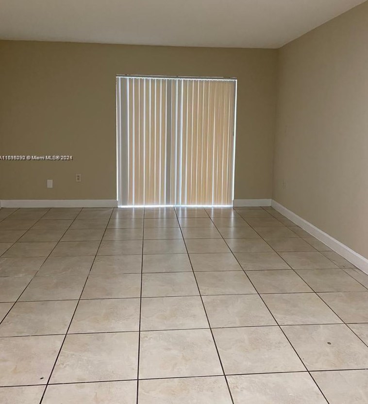 4400 16th Ave, Hialeah FL  33012-7131 exterior