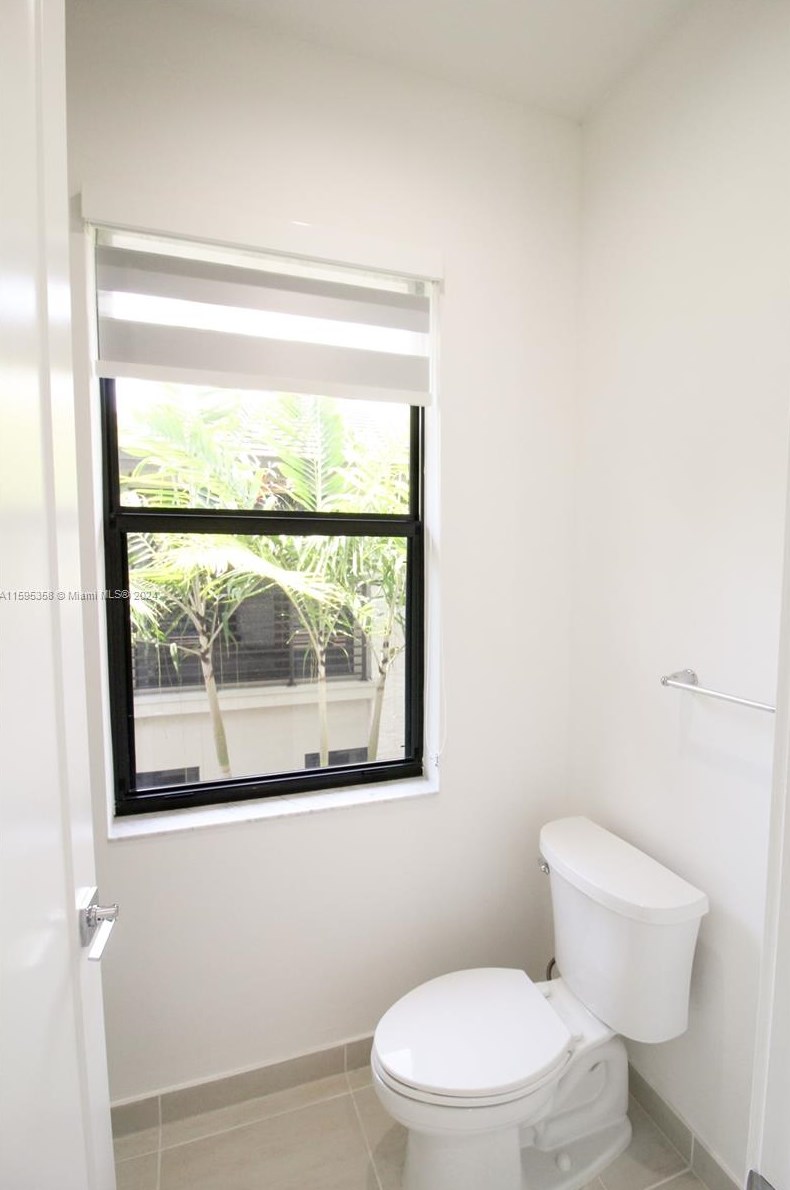 8208 44 Ter, Miami FL 33185 exterior