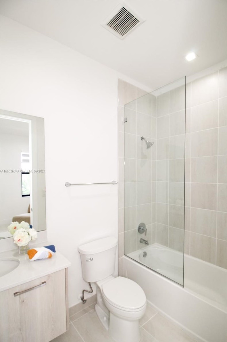 8208 44 Ter, Miami FL 33185 exterior