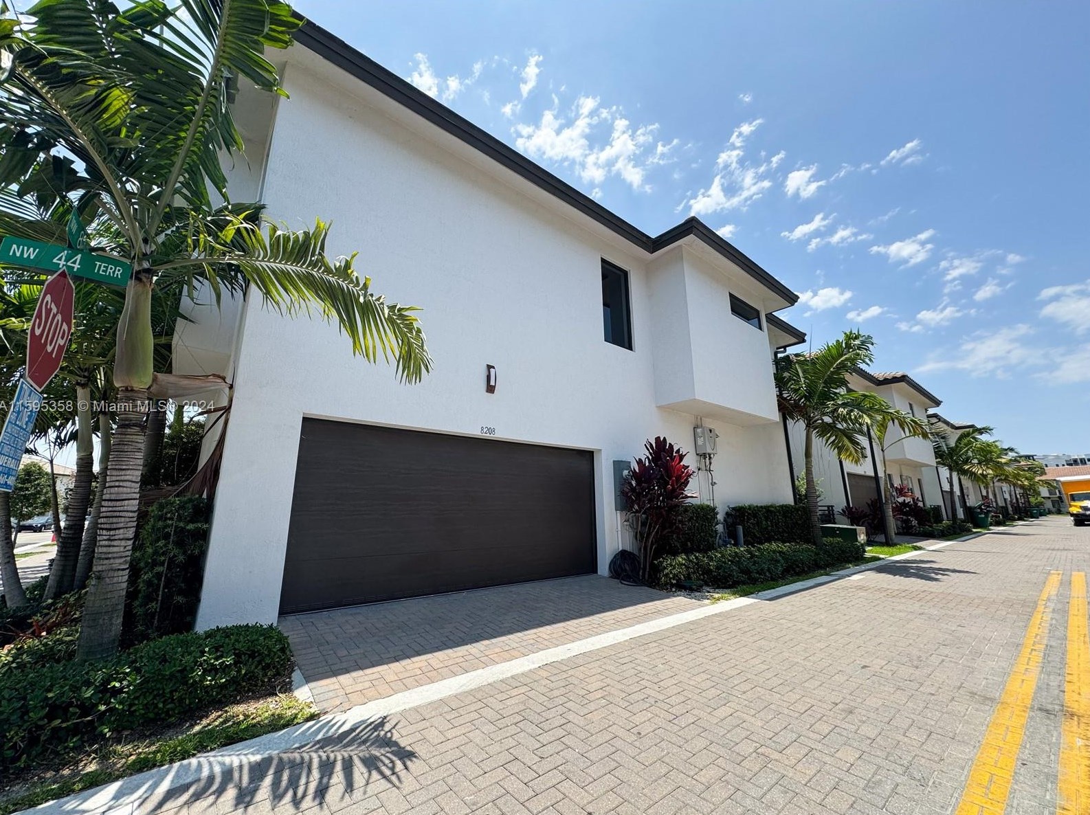8208 44 Ter, Miami FL 33185 exterior