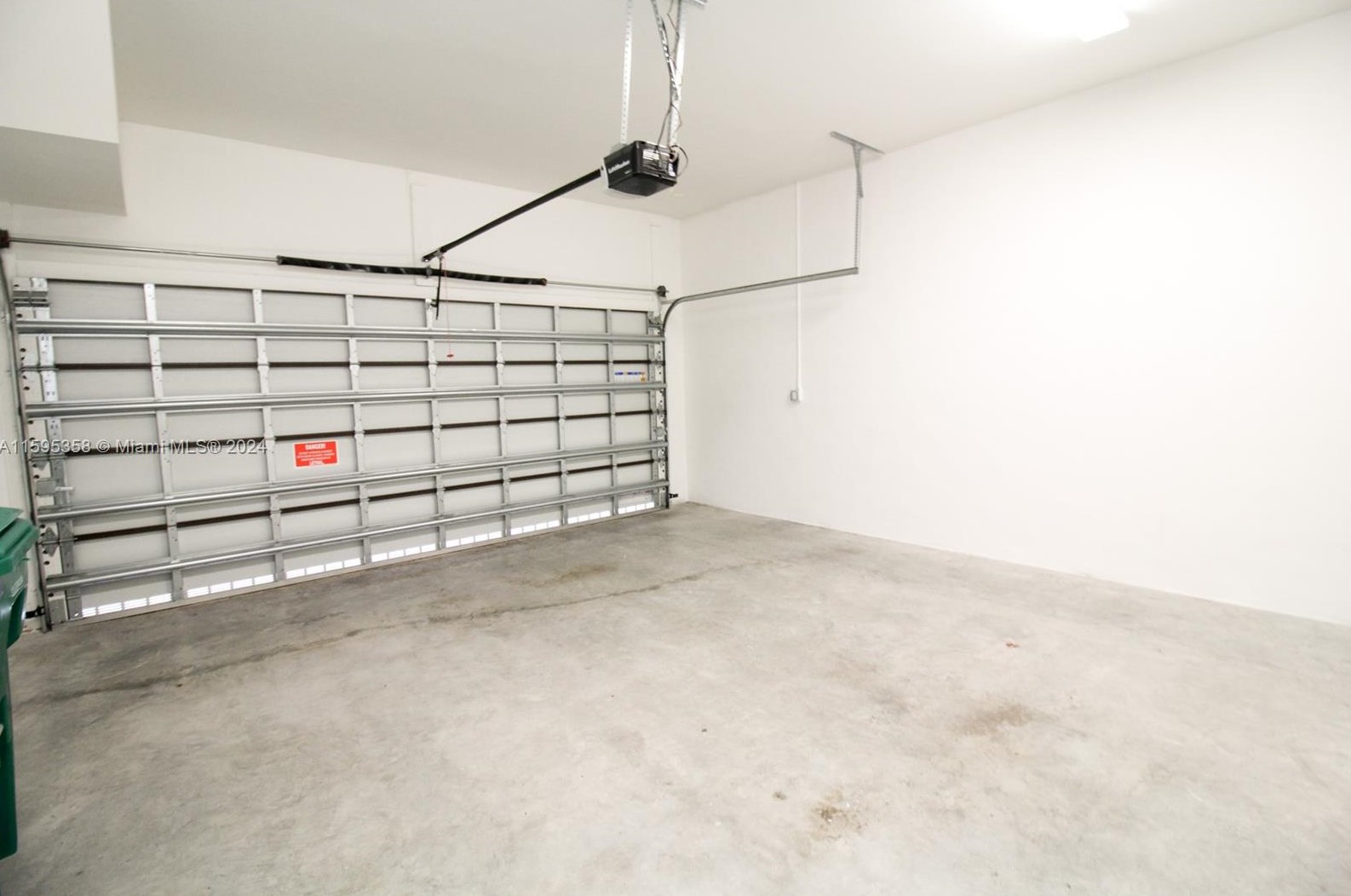 8208 44 Ter, Miami FL 33185 exterior