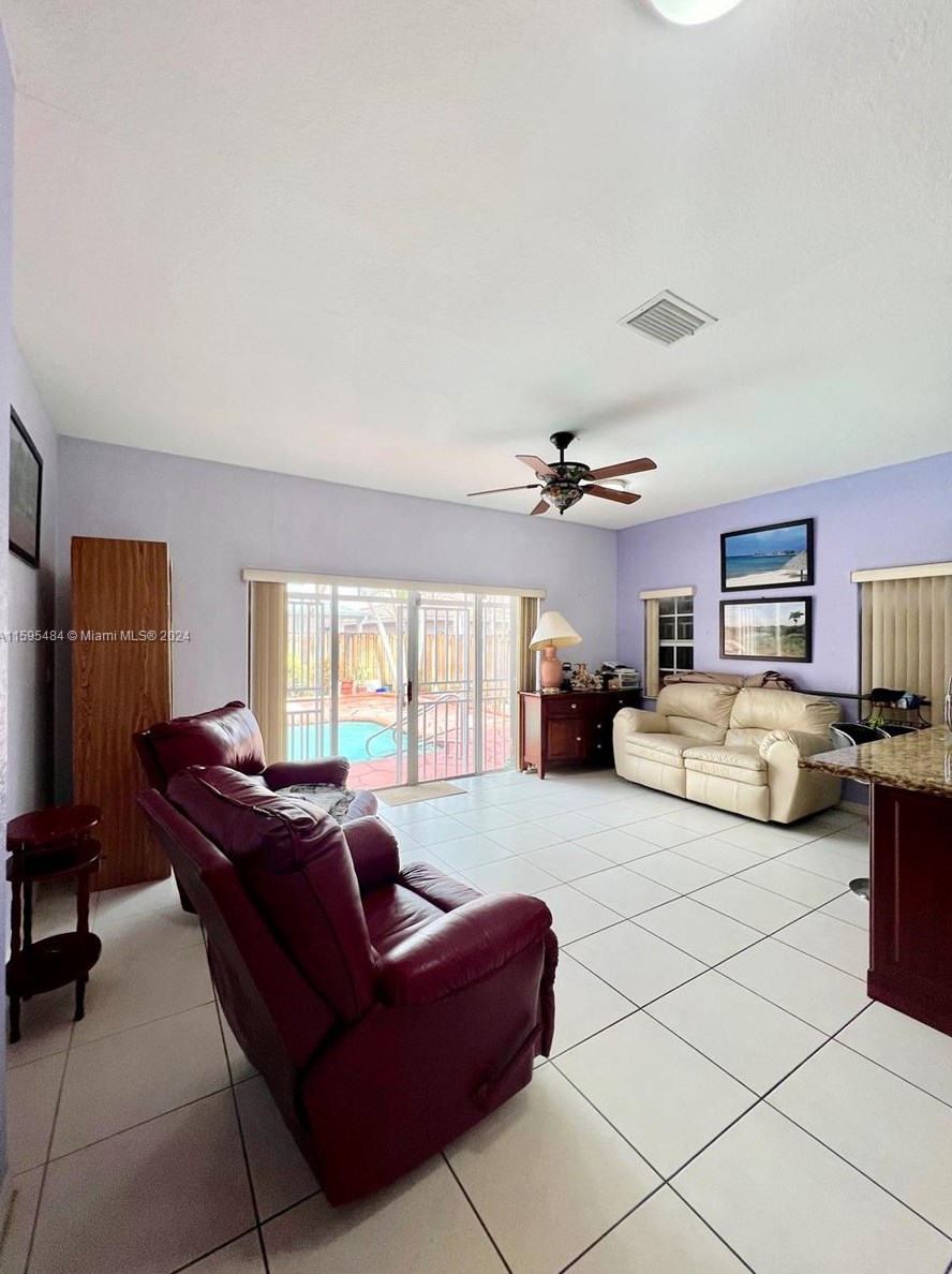 14623 181 Ter, Miami FL 33157-4992 exterior