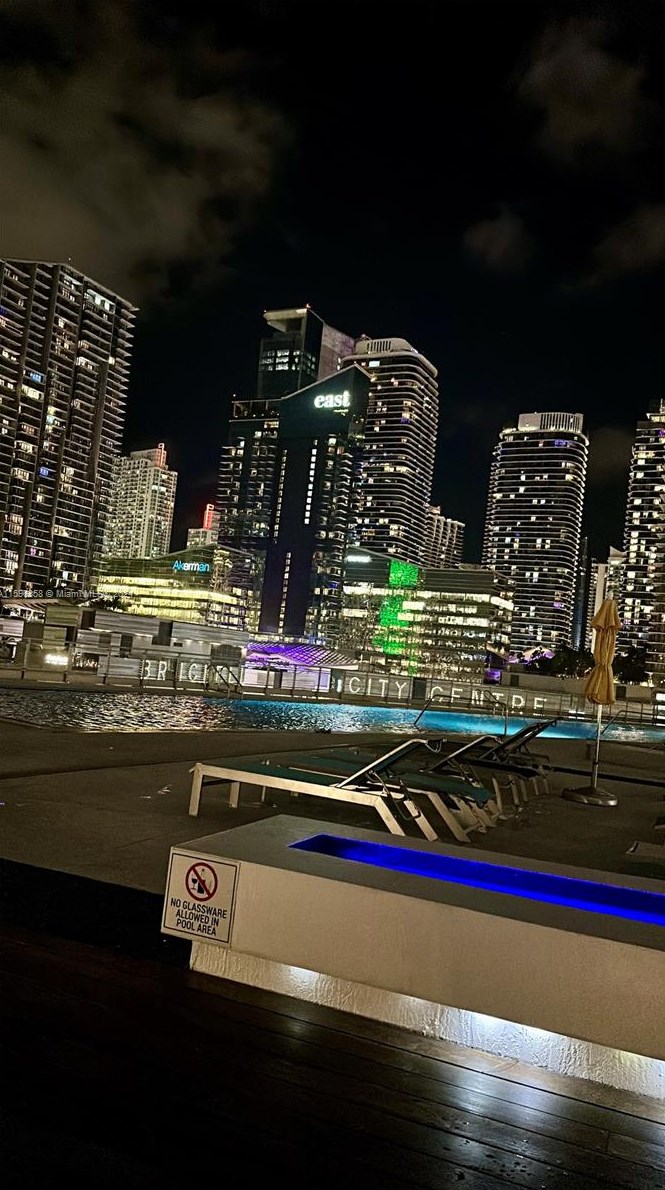 92 3rd St, Miami FL 33130-2994 exterior