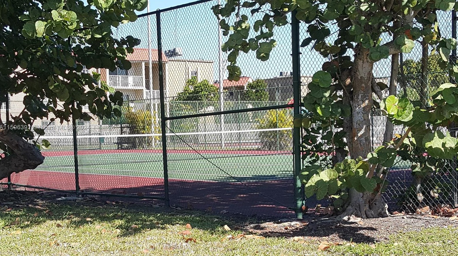 5241 Geneva Way, Miami FL 33166-4601 exterior