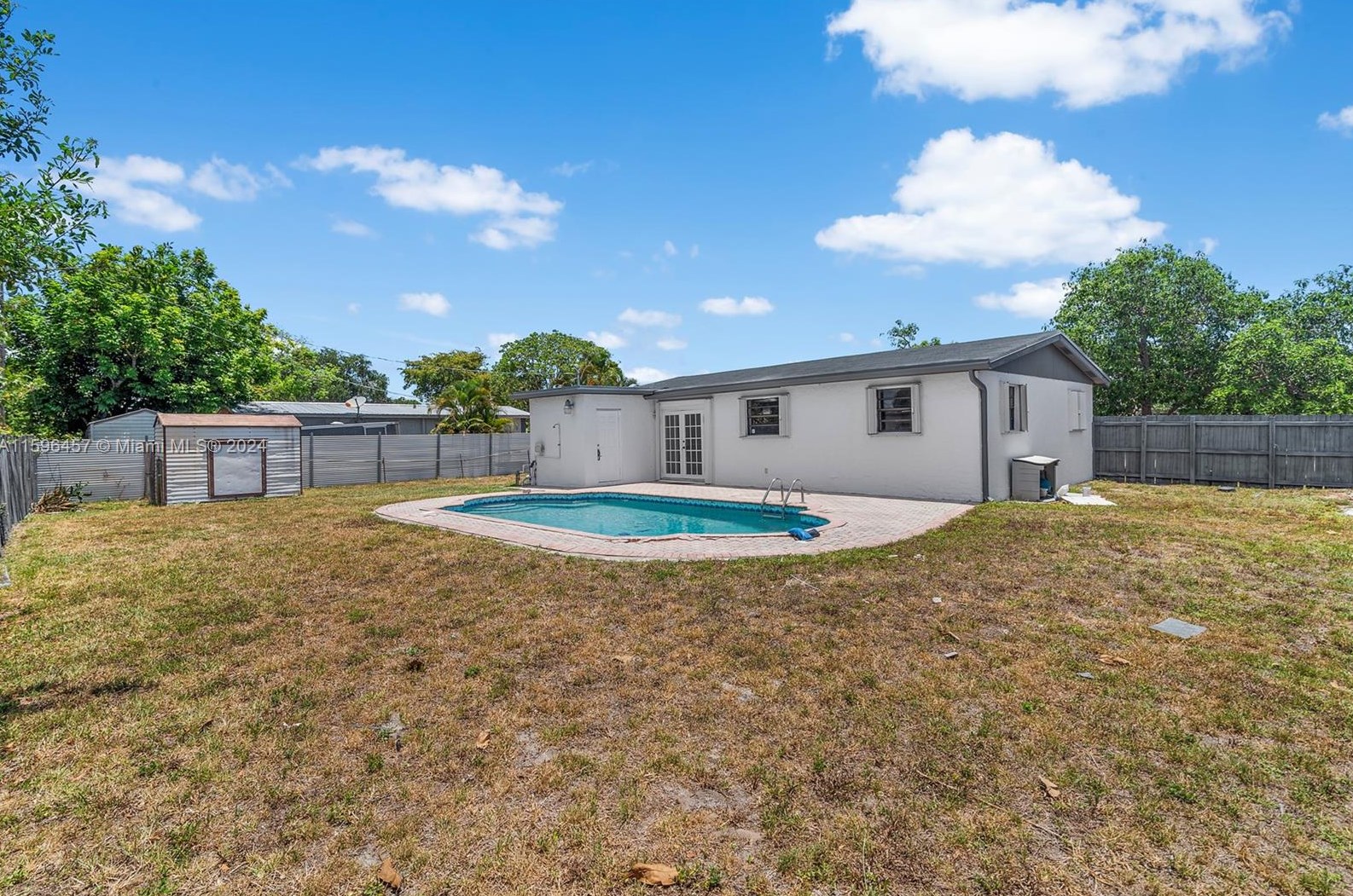 600 65 Ter, Hollywood FL  33024-7607 exterior