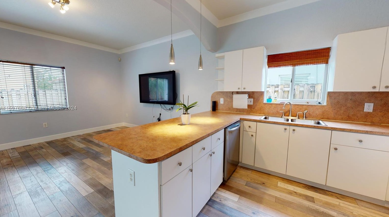 16266 54 Ter, Miami FL  33155-6210 exterior