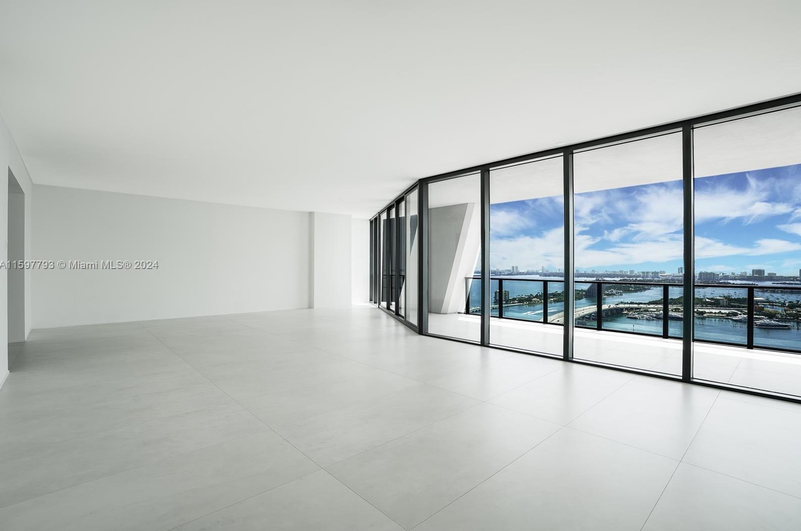 1000 Biscayne Blvd, Miami FL 33132-1702 exterior