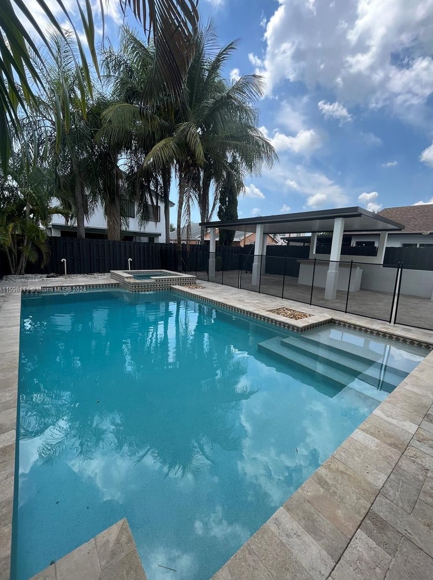 15543 137 Pl, Miami FL 33177-6417 exterior