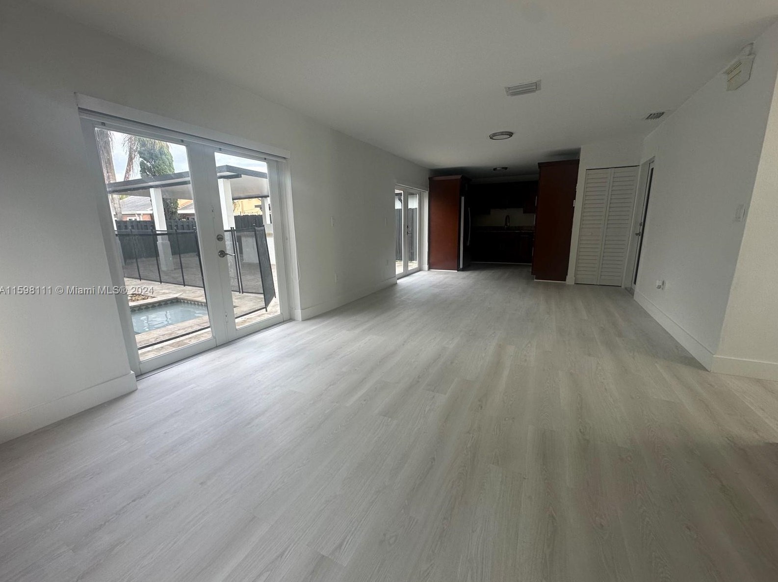 15543 137 Pl, Miami FL 33177-6417 exterior