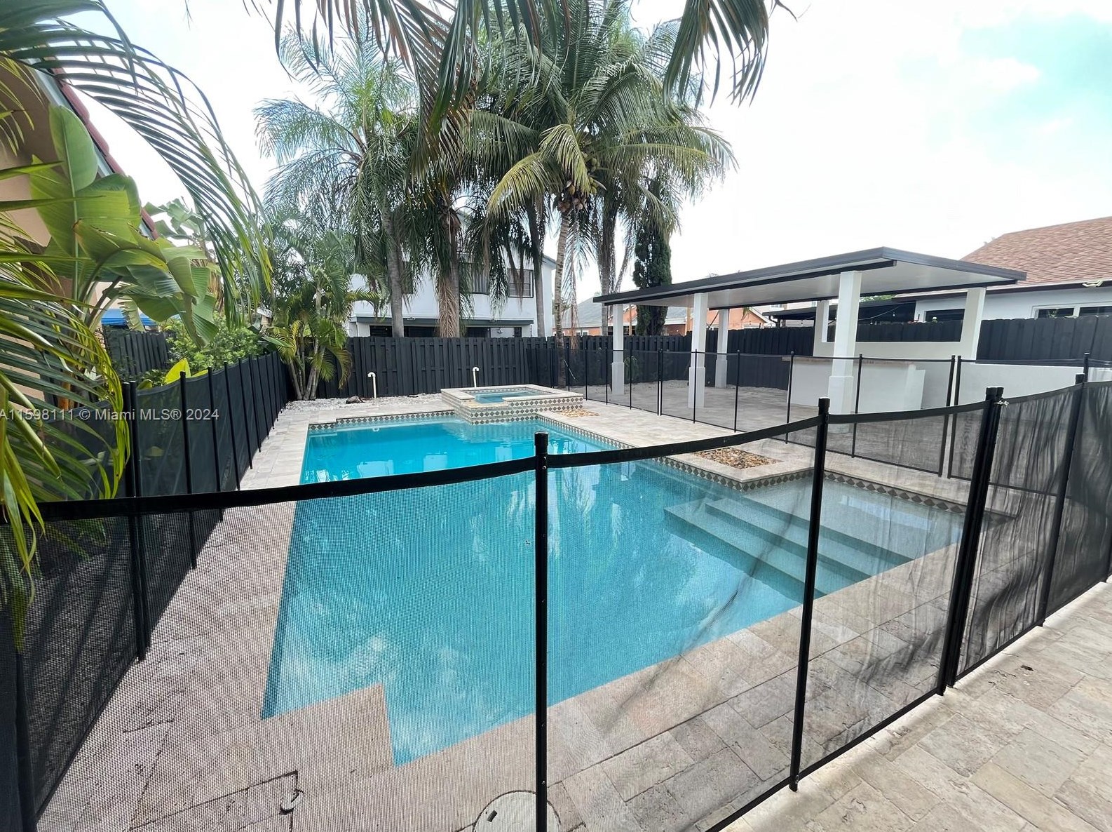 15543 137 Pl, Miami FL 33177-6417 exterior