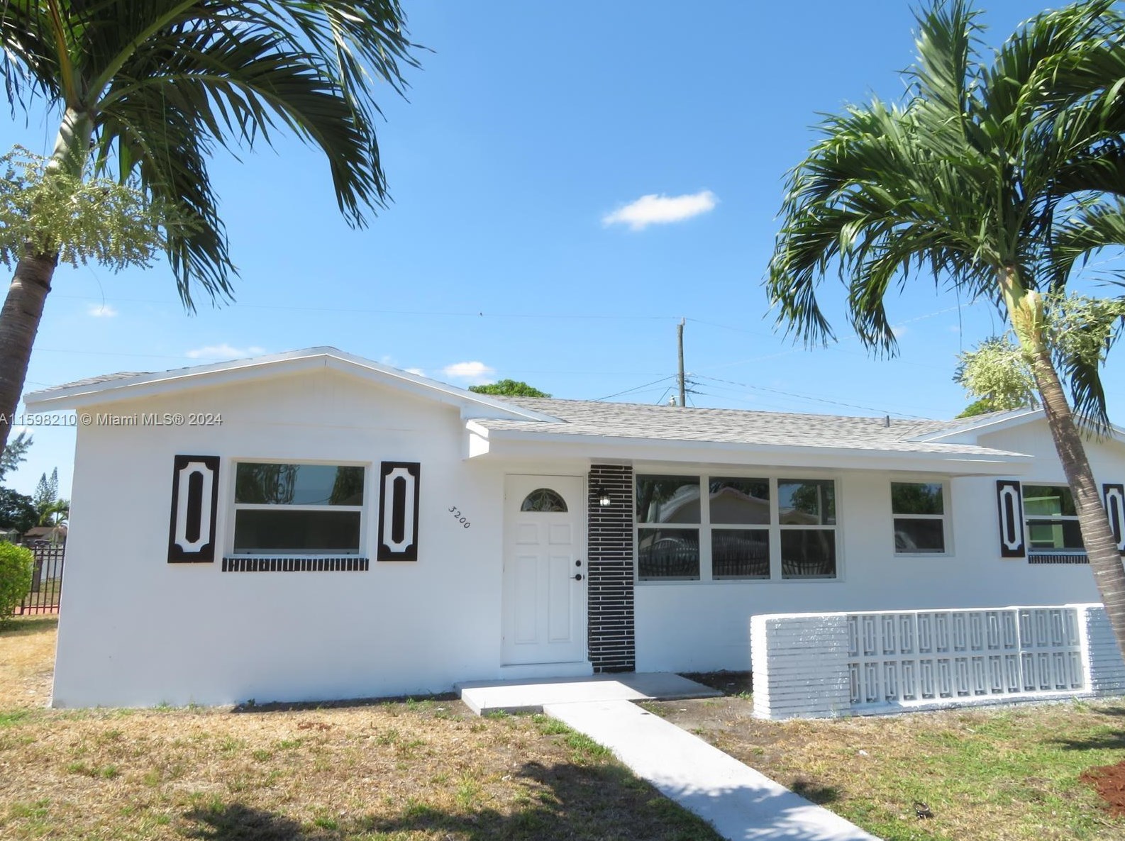 3200 211th St, Miami FL  33056-1004 exterior