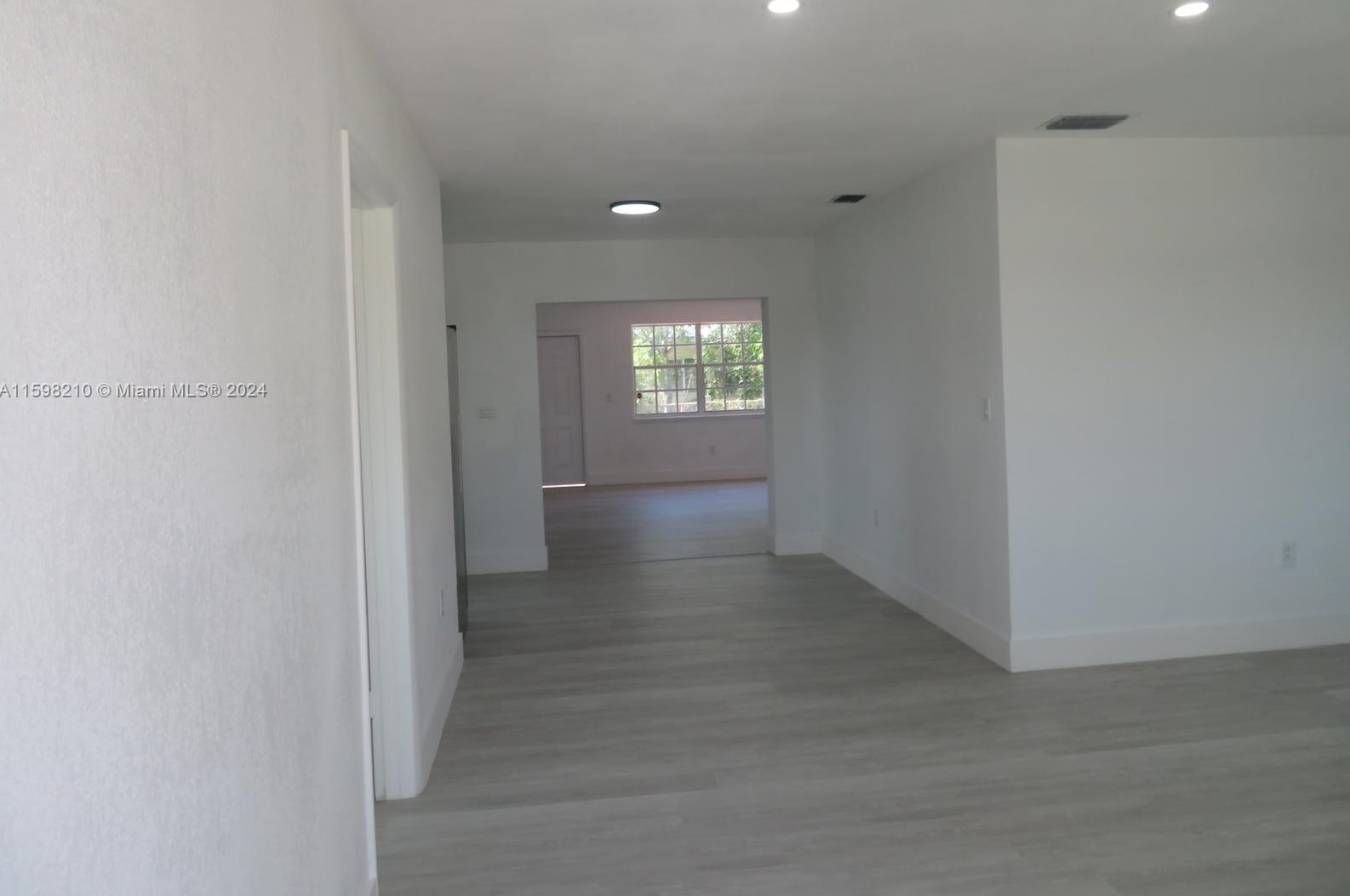 3200 211th St, Miami FL  33056-1004 exterior