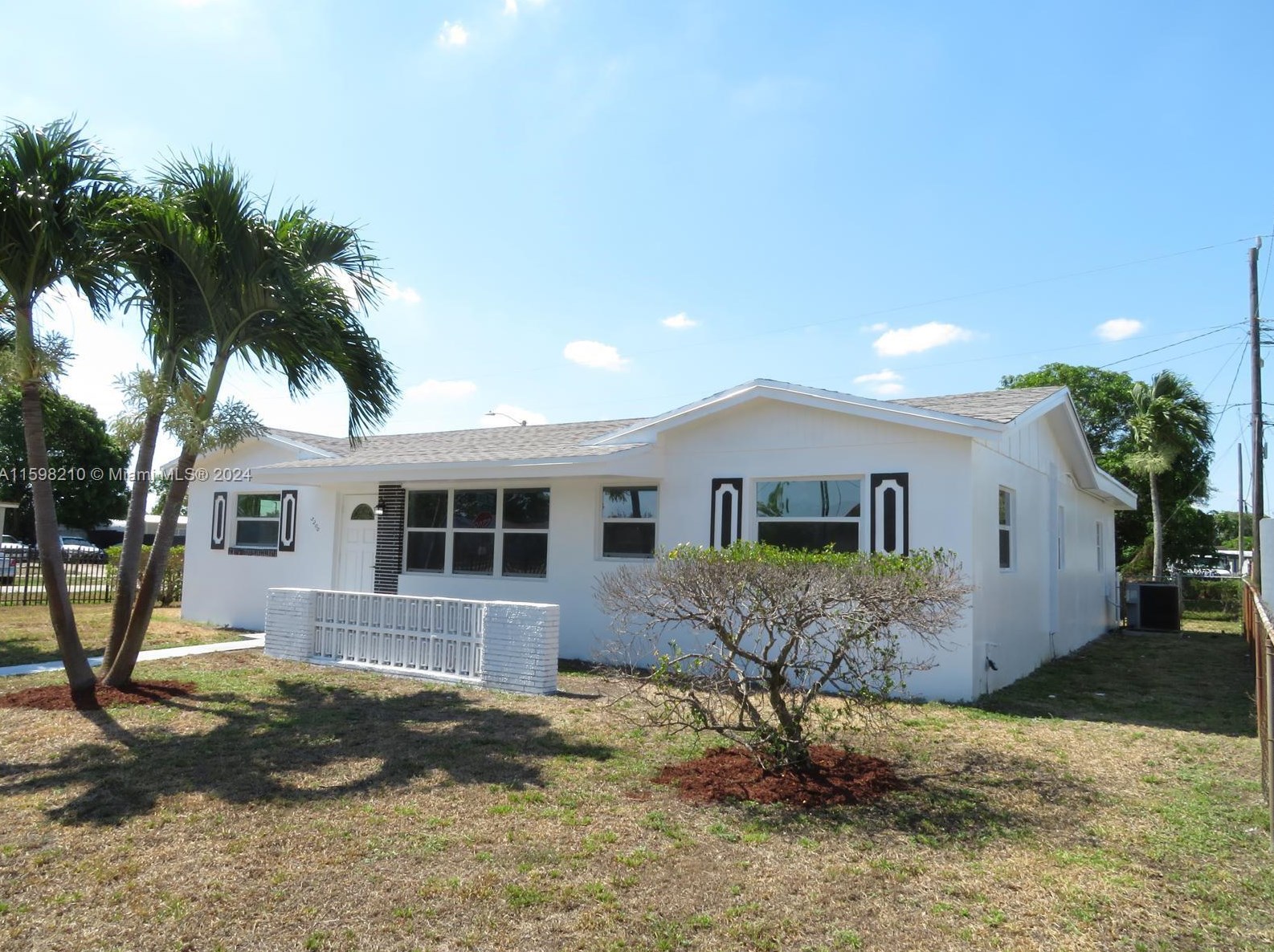 3200 211th St, Miami FL  33056-1004 exterior