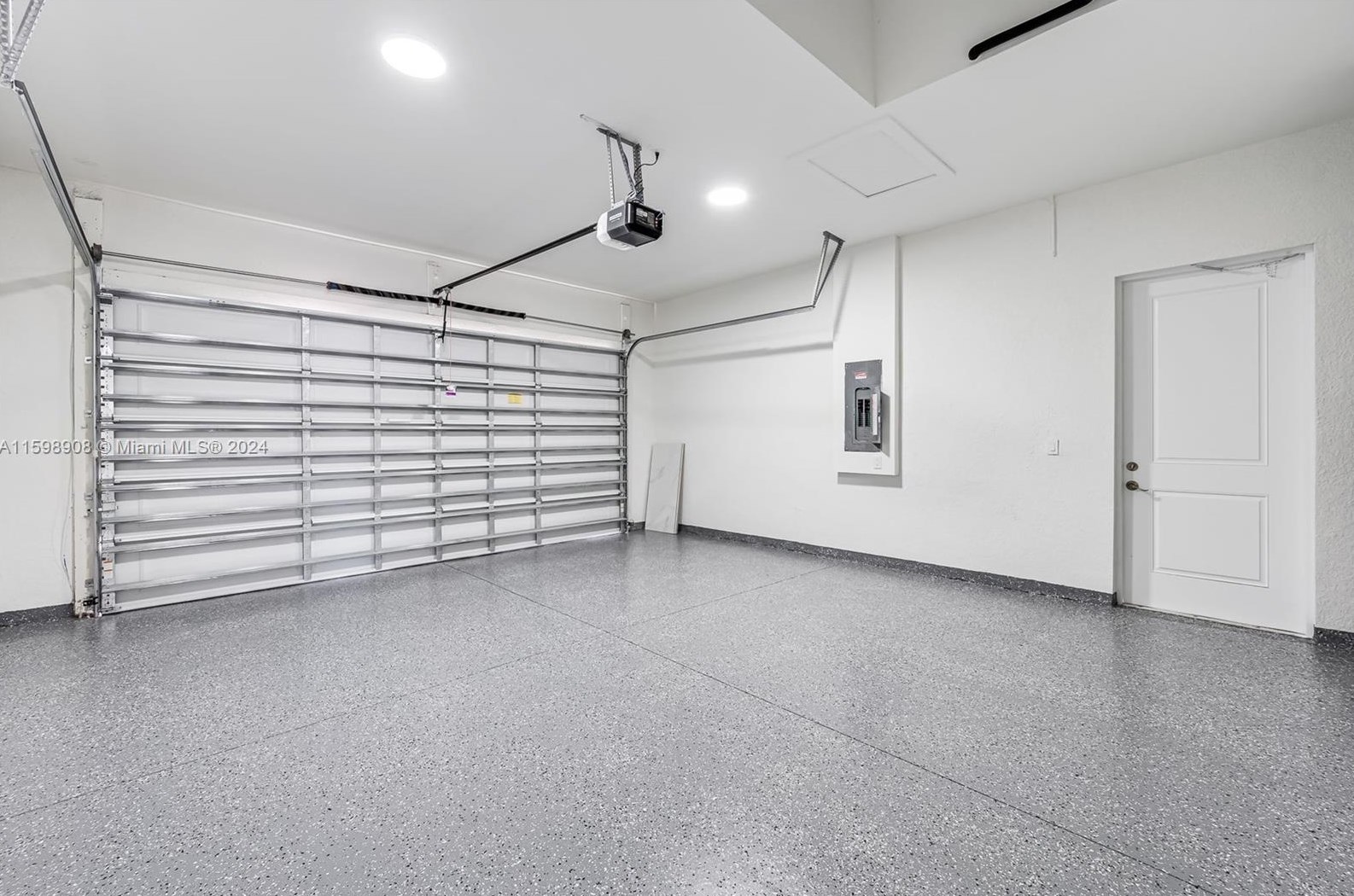 1104 Floyd Ave, Lehigh Acres FL  exterior