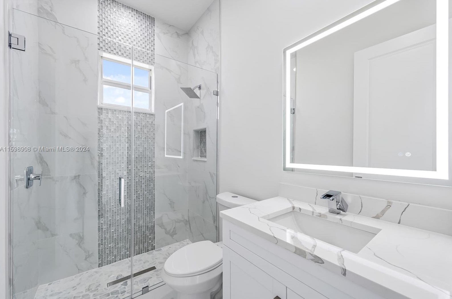 1104 Floyd Ave, Lehigh Acres FL  exterior