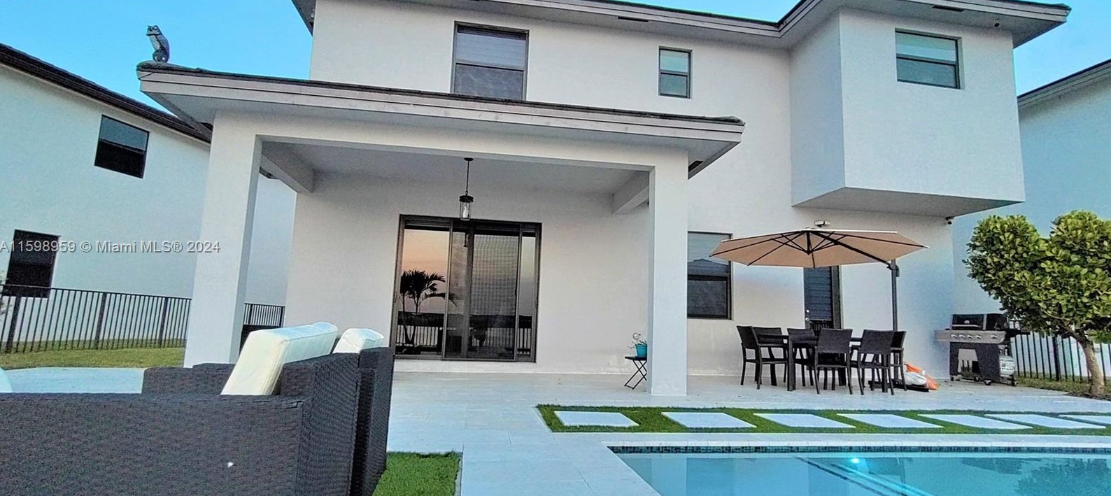 15800 88th Ave, Hialeah FL  33018-2019 exterior