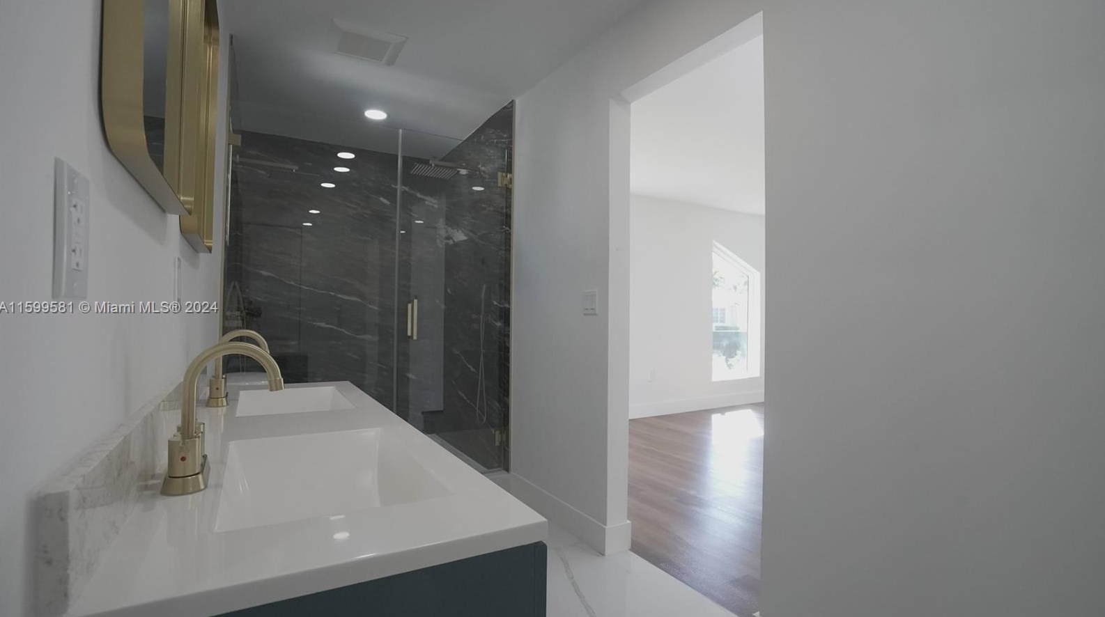 7302 140 Ct, Miami FL 33186-5725 exterior