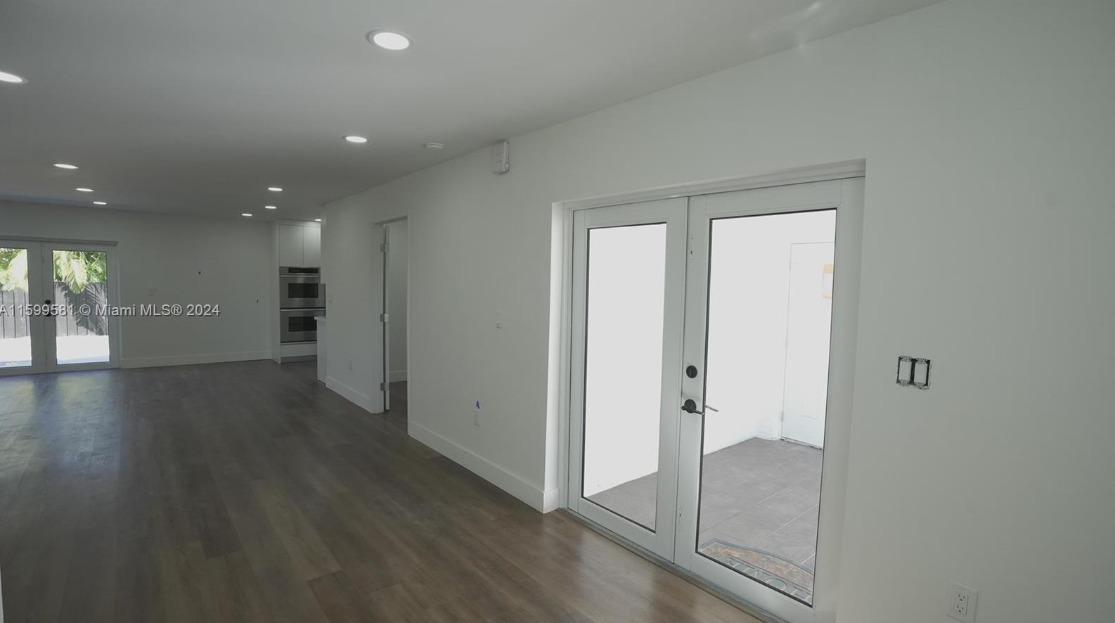 7302 140 Ct, Miami FL 33186-5725 exterior