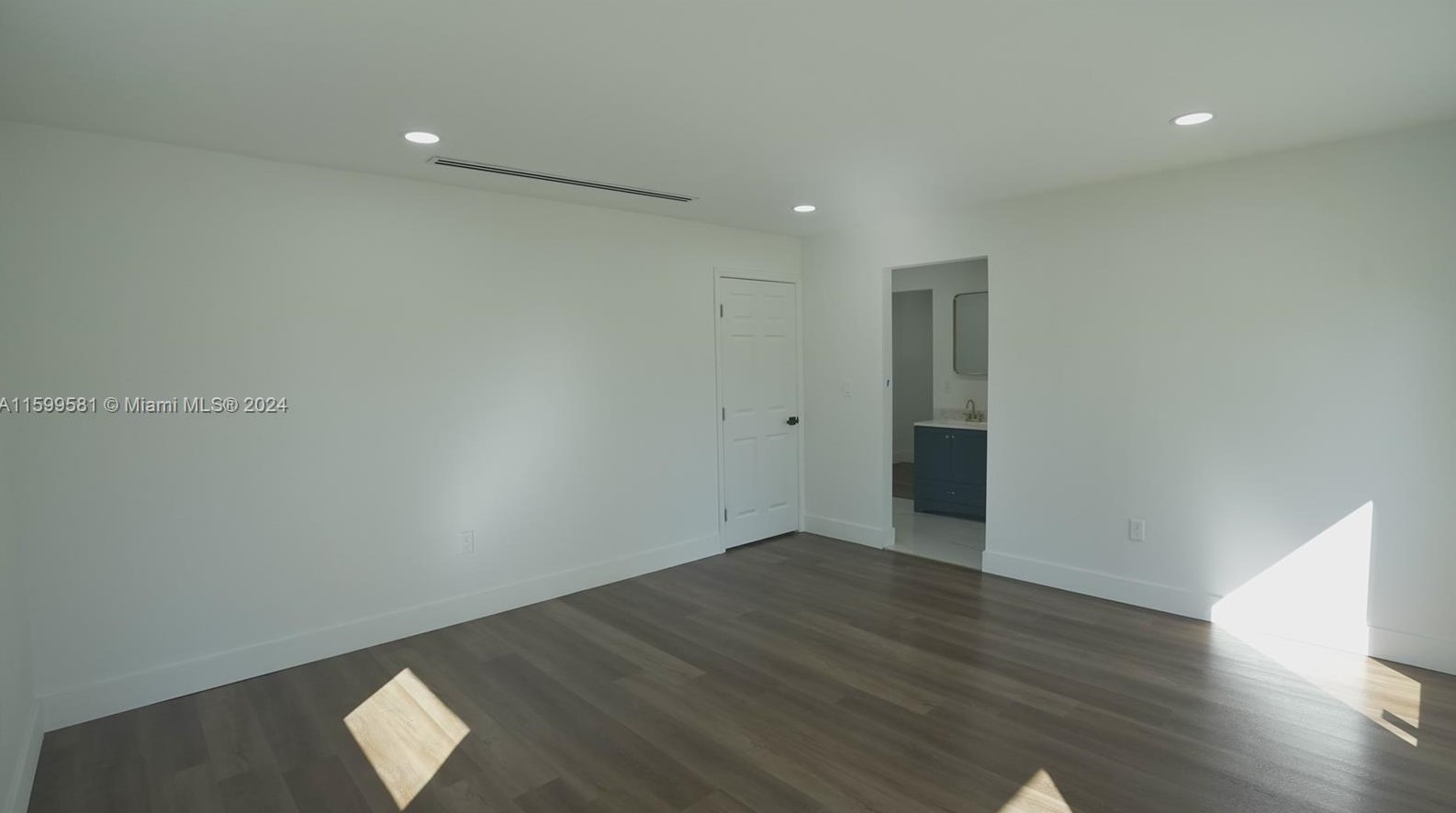 7302 140 Ct, Miami FL 33186-5725 exterior