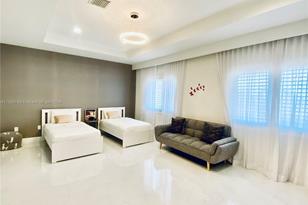 [Address not provided], Hallandale Beach, FL 33009 - Photo 25