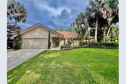 18510 Lake Bend Dr, Jupiter, FL 33458 - Photo 1