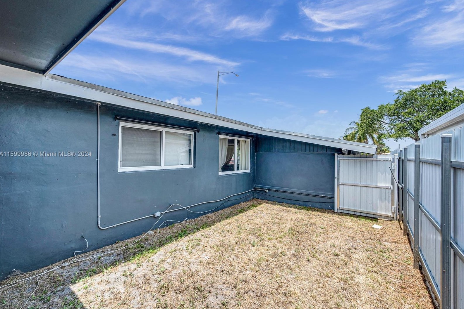 7330 Miramar Pkwy, Hollywood FL 33023-5851 exterior