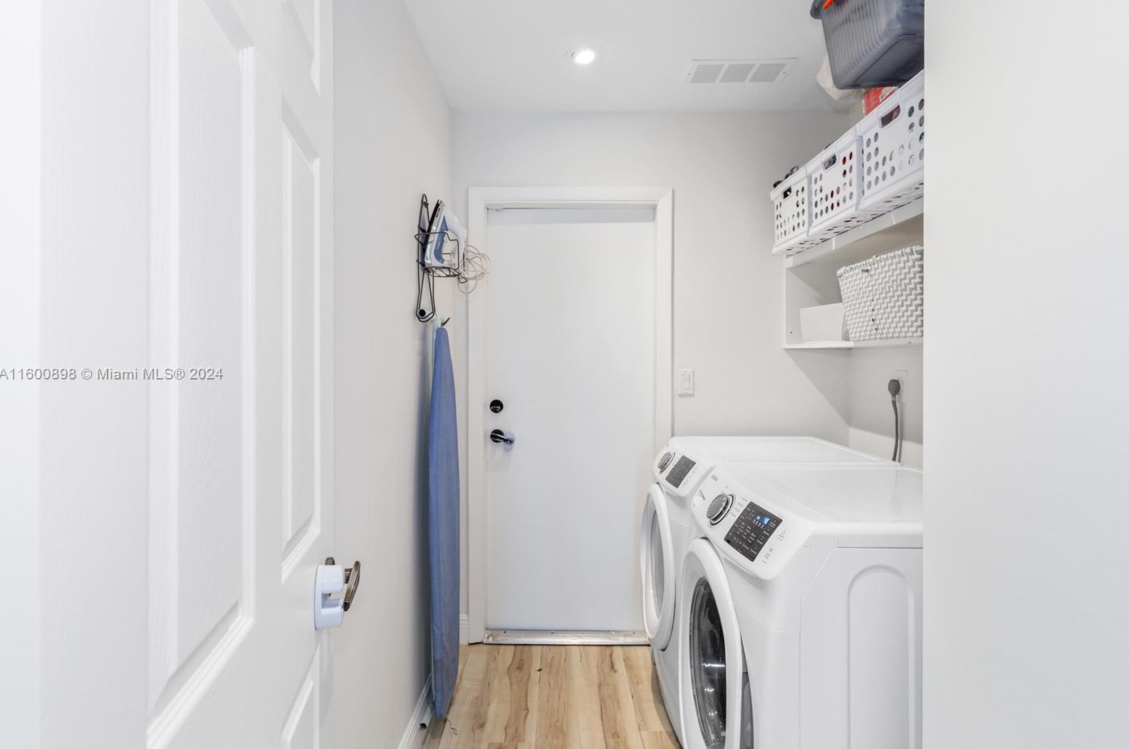 9391 212 Ter, Miami FL 33189-3728 exterior