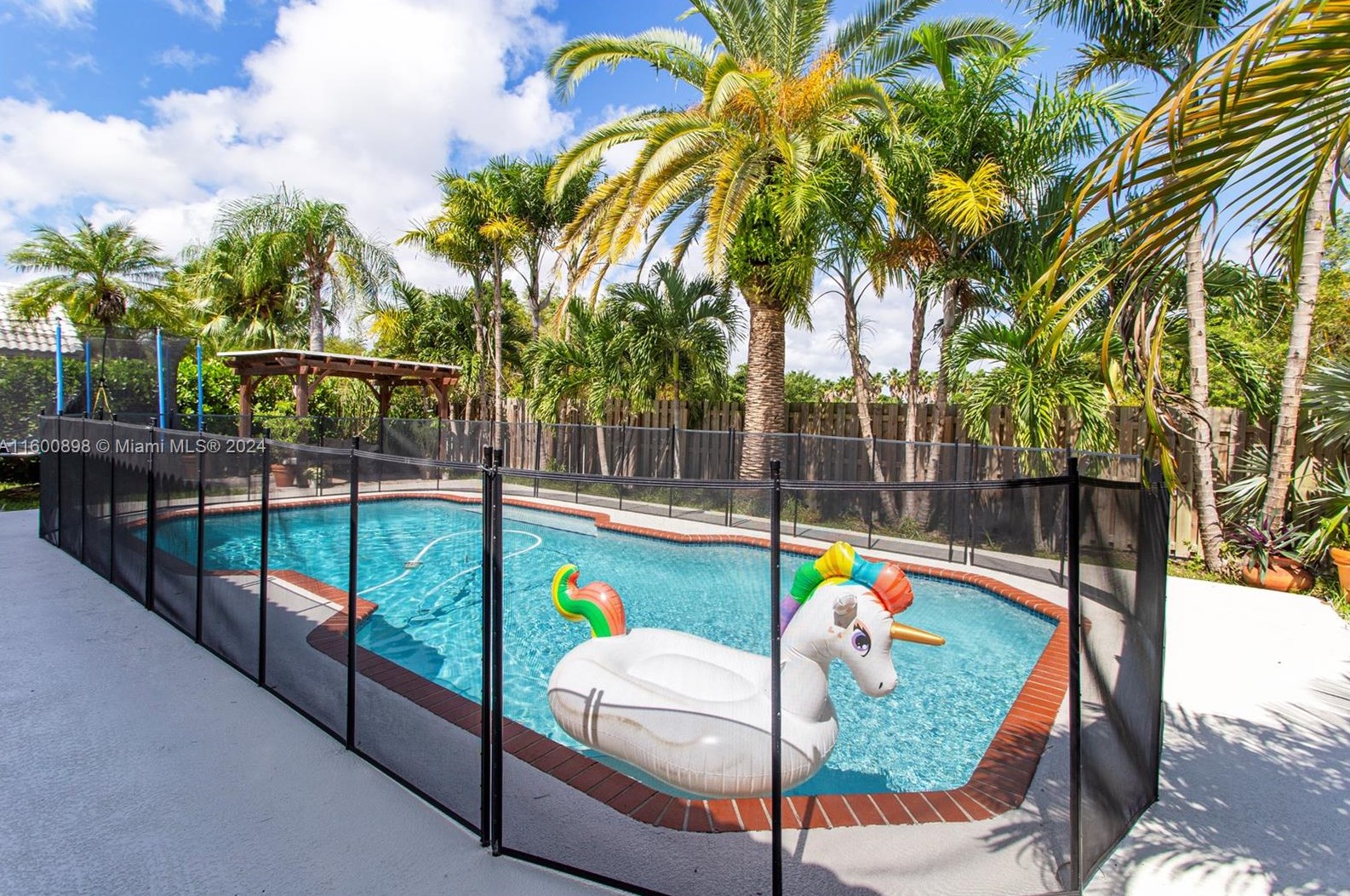 9391 212 Ter, Miami FL 33189-3728 exterior