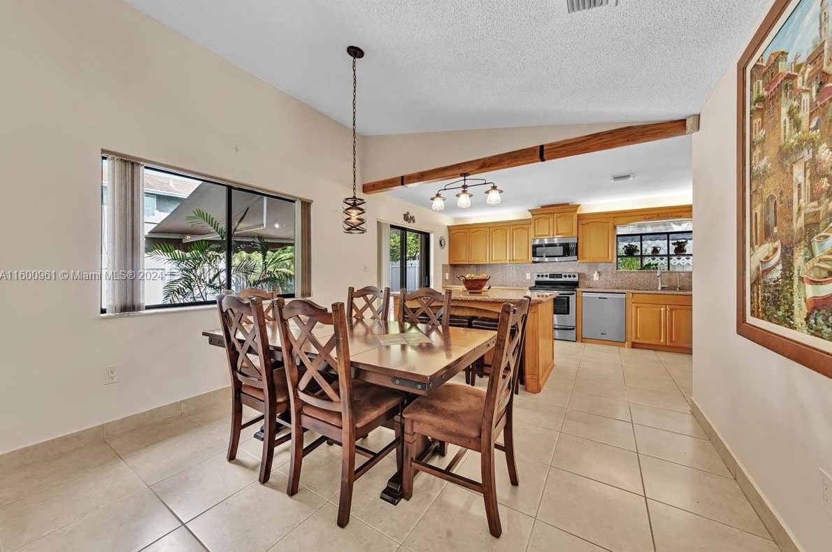 610 96 Ave, Hollywood FL 33024-8179 exterior