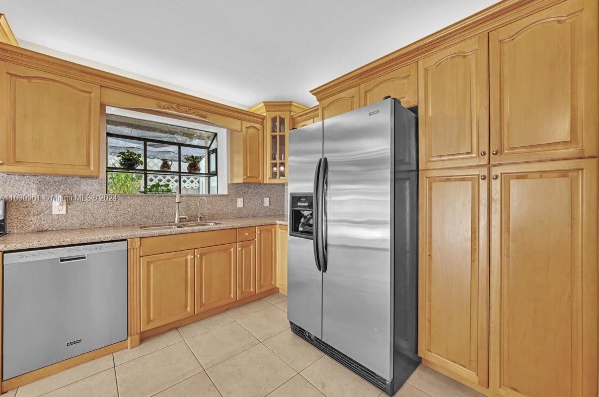 610 96 Ave, Hollywood FL 33024-8179 exterior