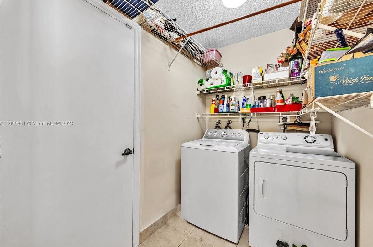 610 96 Ave, Hollywood FL 33024-8179 exterior