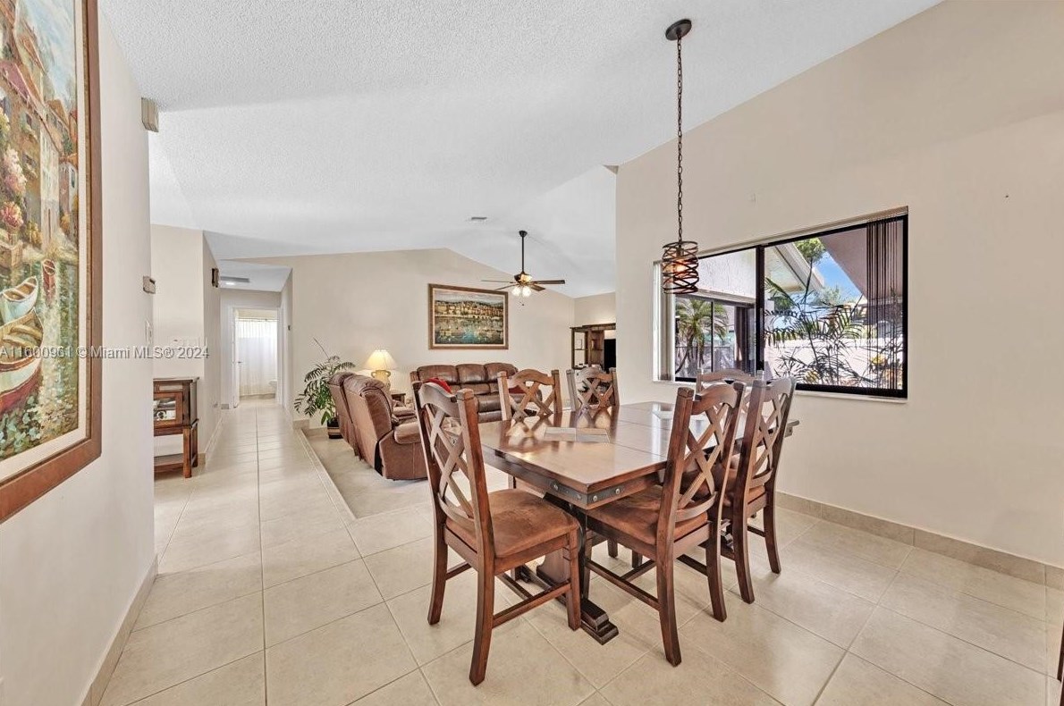 610 96 Ave, Hollywood FL 33024-8179 exterior