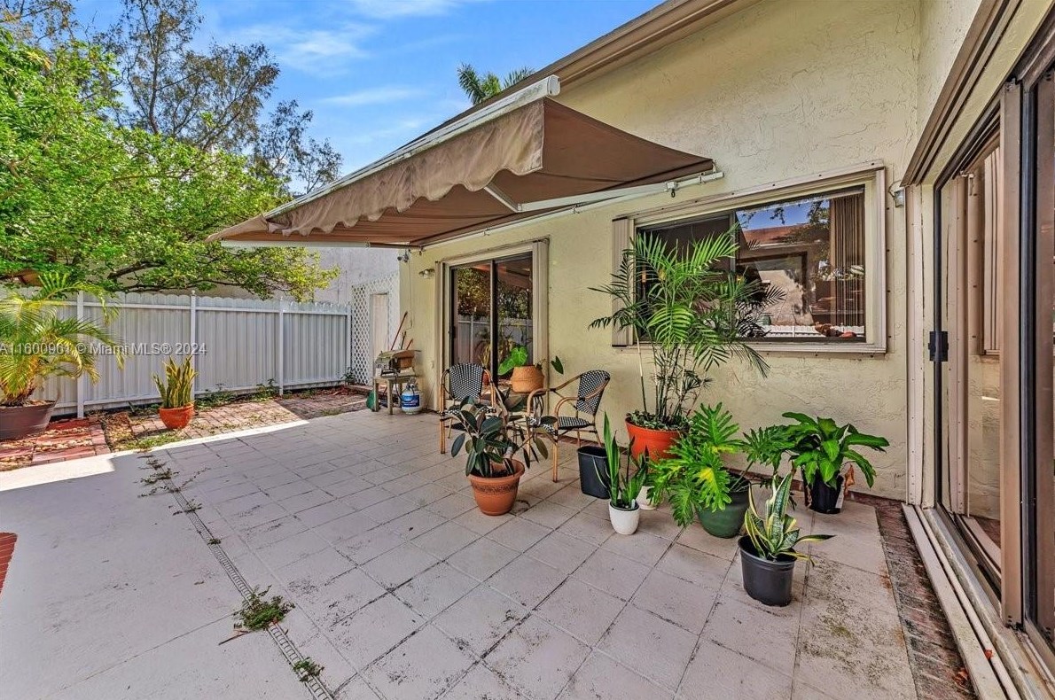 610 96 Ave, Hollywood FL 33024-8179 exterior