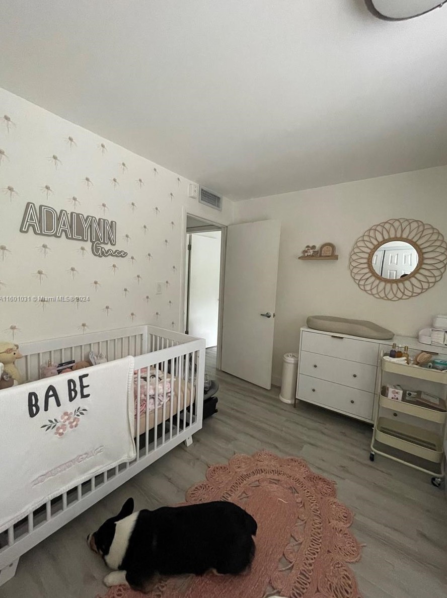 7160 Fairway Dr, Hialeah FL  33014-6966 exterior