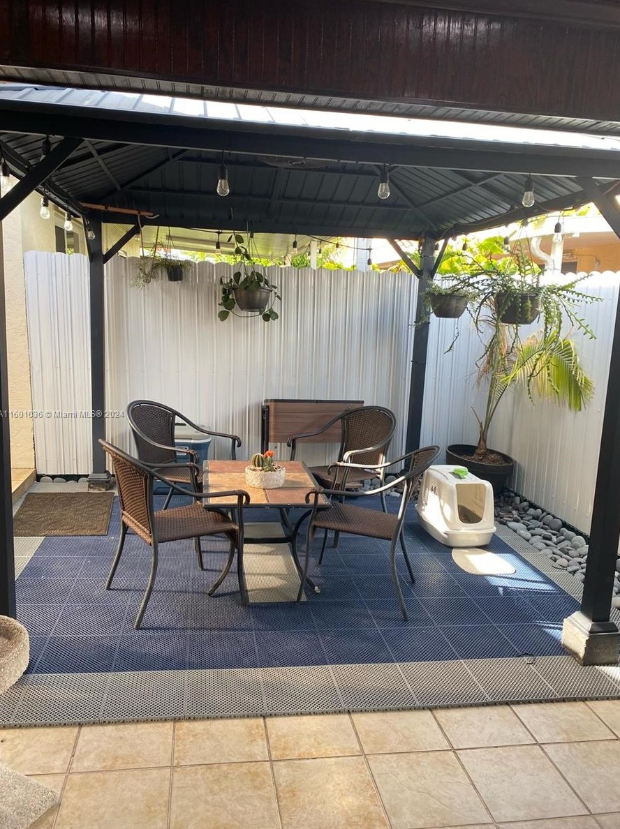 7145 31st Ave, Hialeah FL  33018-5286 exterior