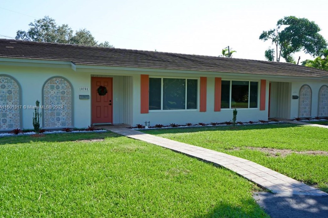 10701 77th Ct, Miami FL 33156-3727 exterior
