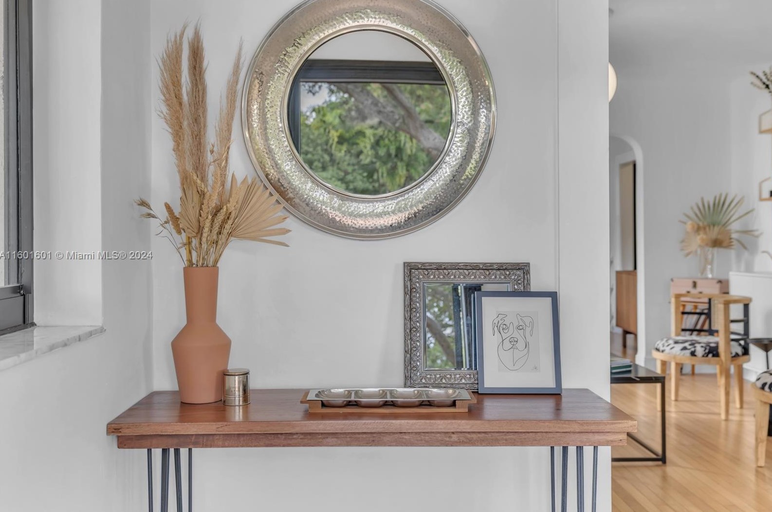 549 Ln Villa Dr, Miami FL 33166-6029 exterior